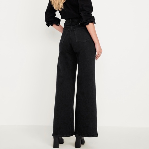 Old Navy Women's Extra High Waisted Super Wide Black Flare Jeans - Picture 3 of 4